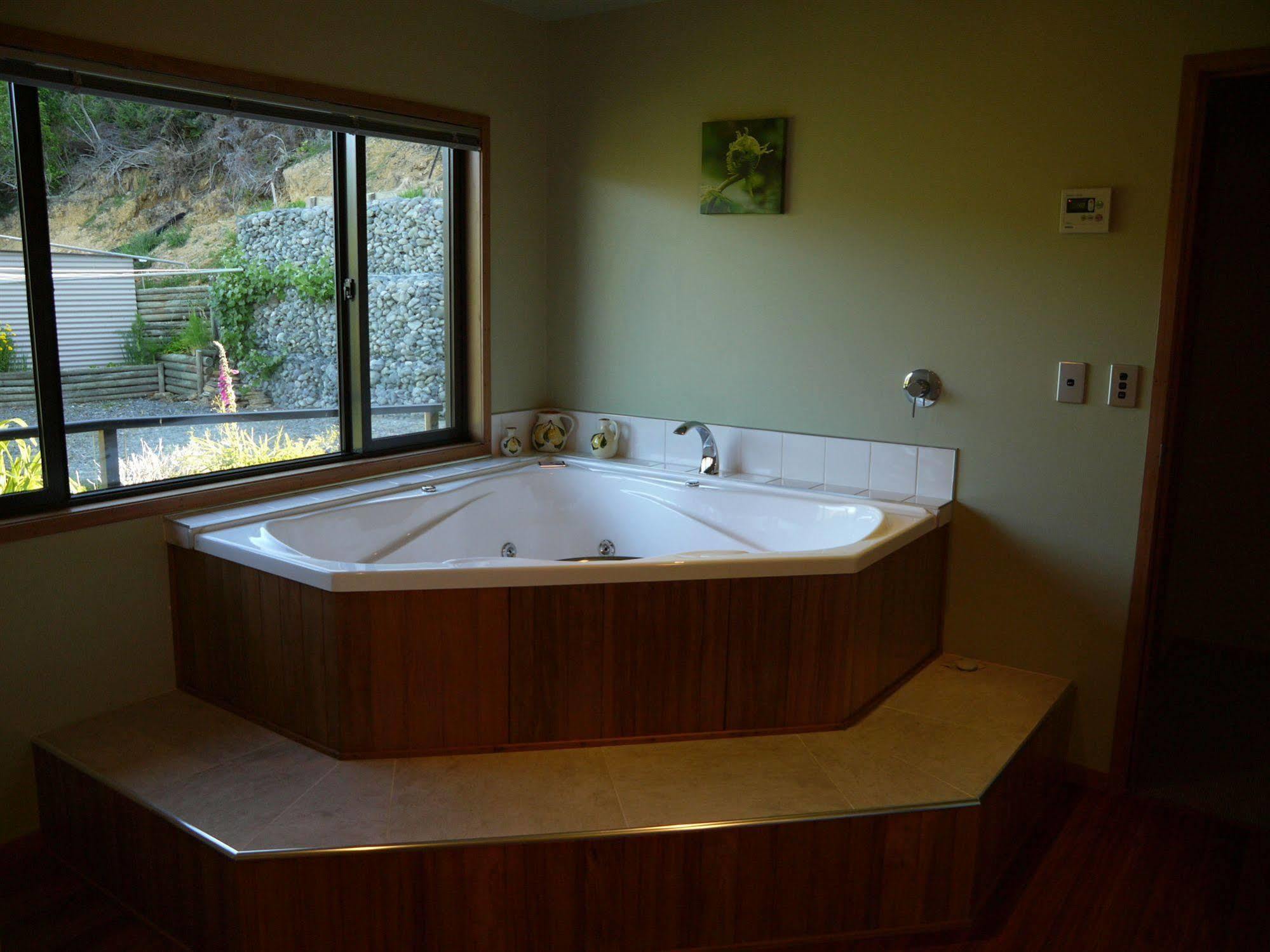 Okiwa Bay Lodge Picton Dış mekan fotoğraf